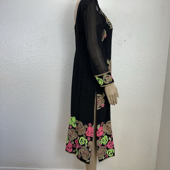 Traditional Wear Kurta And Dupatta With Embroidery Work Floral Pink Gold Black - Picture 11 of 13